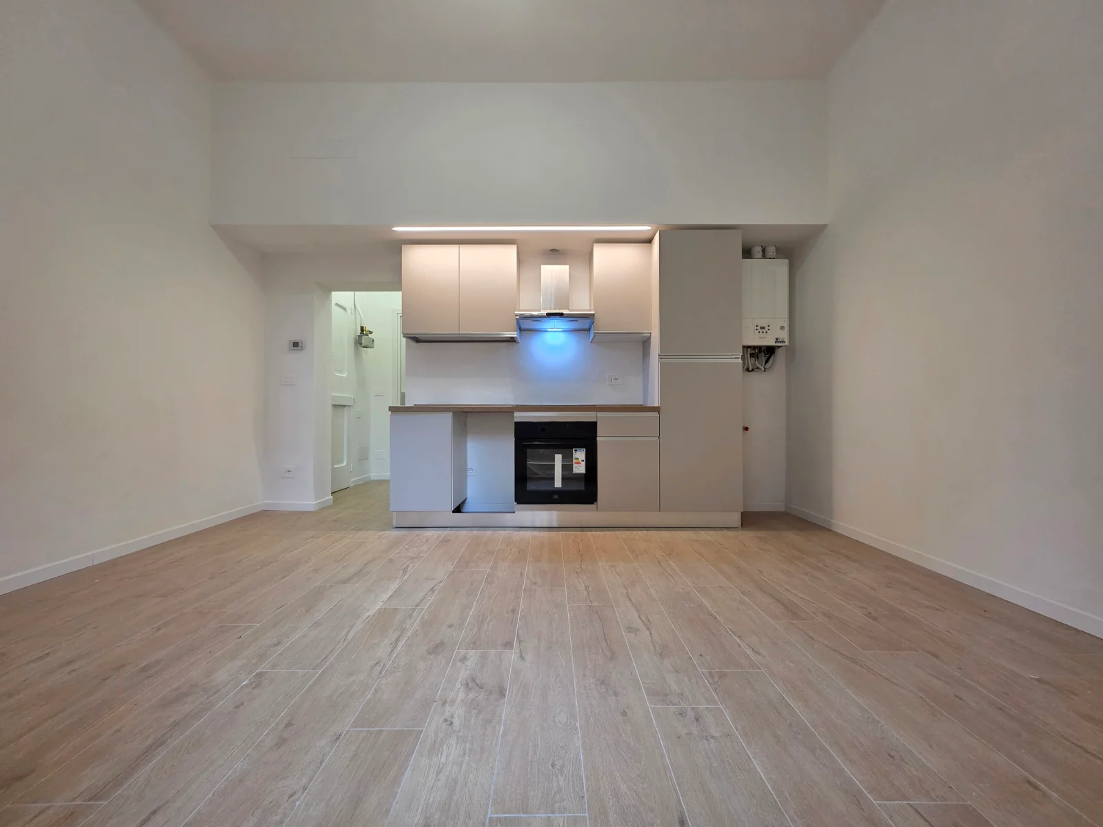 Immagine 3 - Magnifico Attico ristrutturato con Balcone - via Cavour 47, Roma